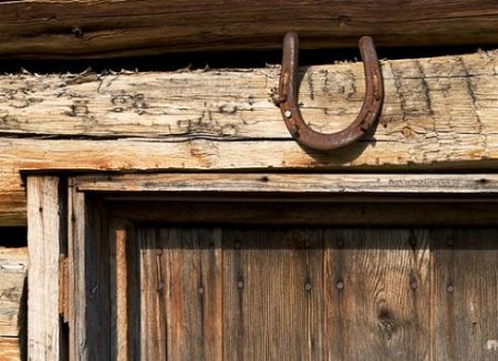 Comment Accrocher Un Fer A Cheval Dans Votre Maison